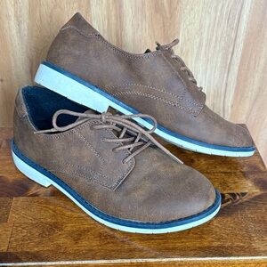 Children’s Place Boys Brown Lace-Up Dress Shoes, size 6